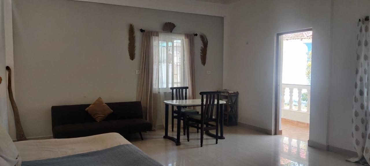 J-House, Spacious Apartments With Balconies, Thalassa 1Min Away Siolim Eksteriør billede
