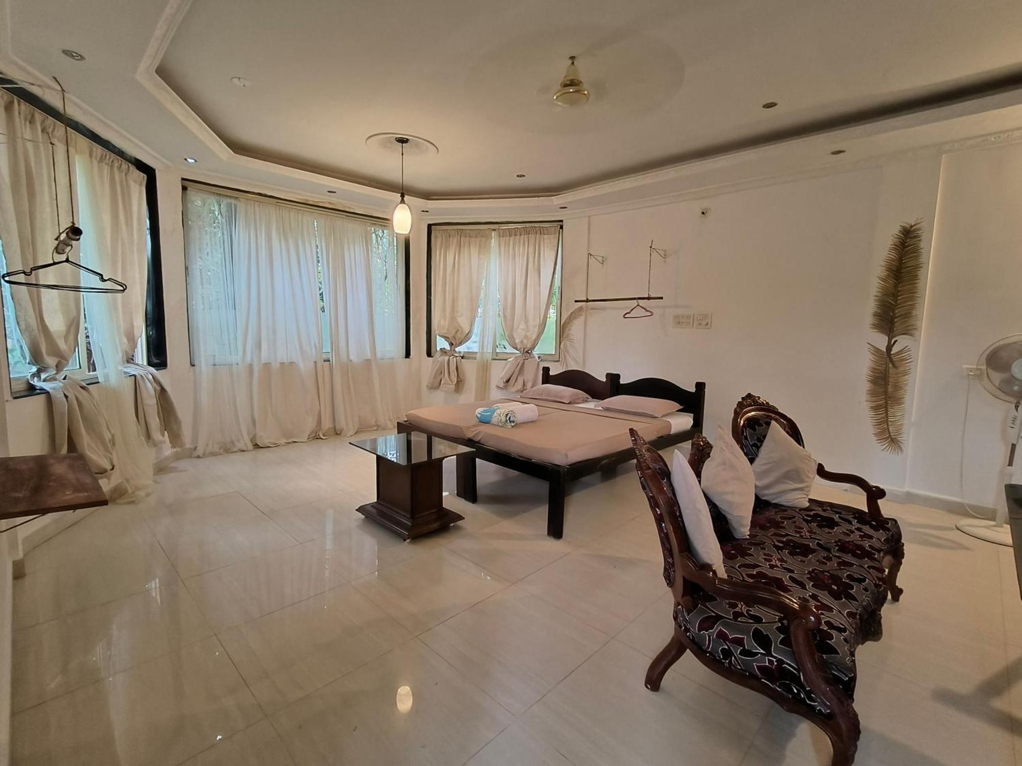 J-House, Spacious Apartments With Balconies, Thalassa 1Min Away Siolim Eksteriør billede