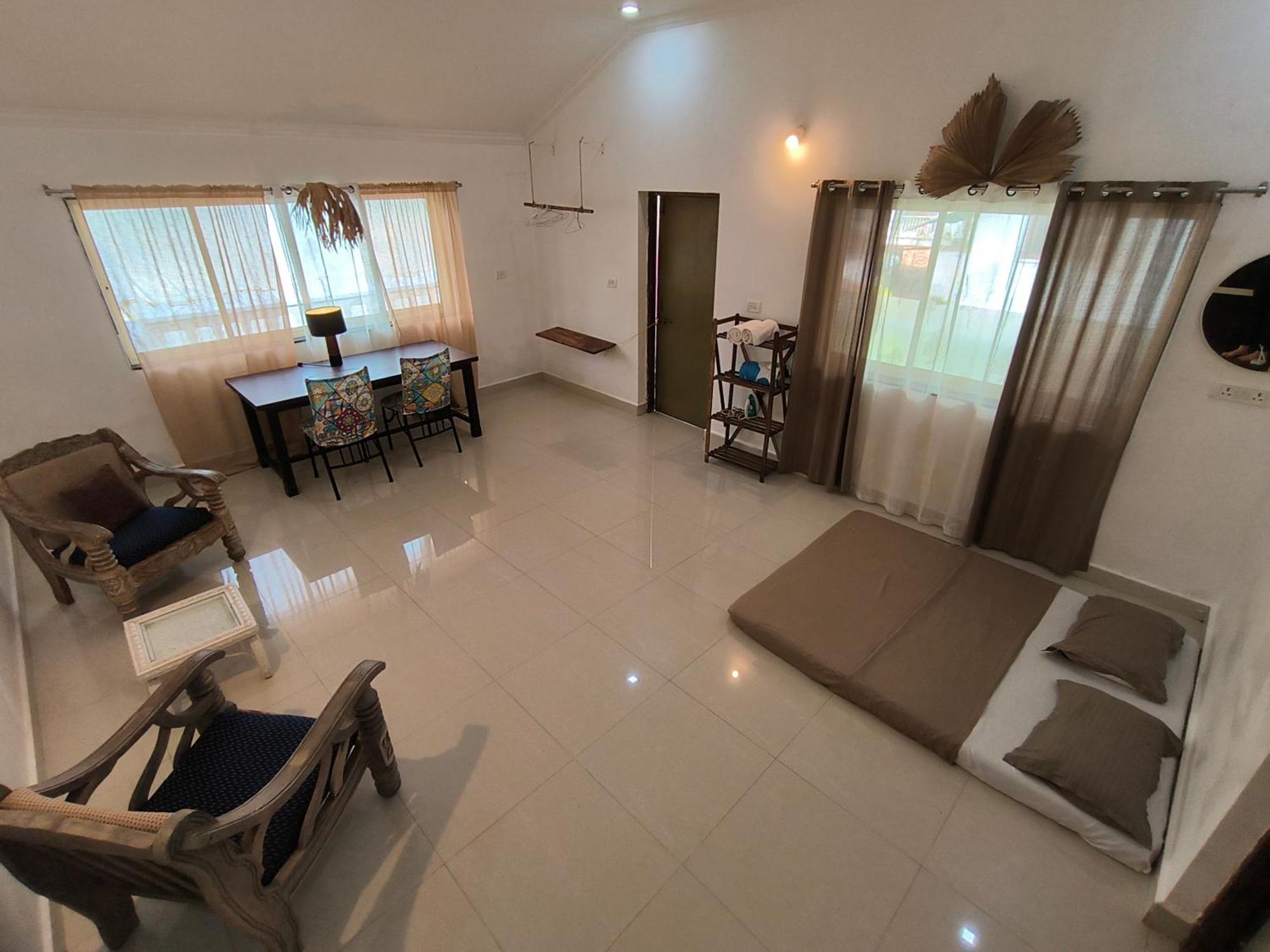 J-House, Spacious Apartments With Balconies, Thalassa 1Min Away Siolim Eksteriør billede